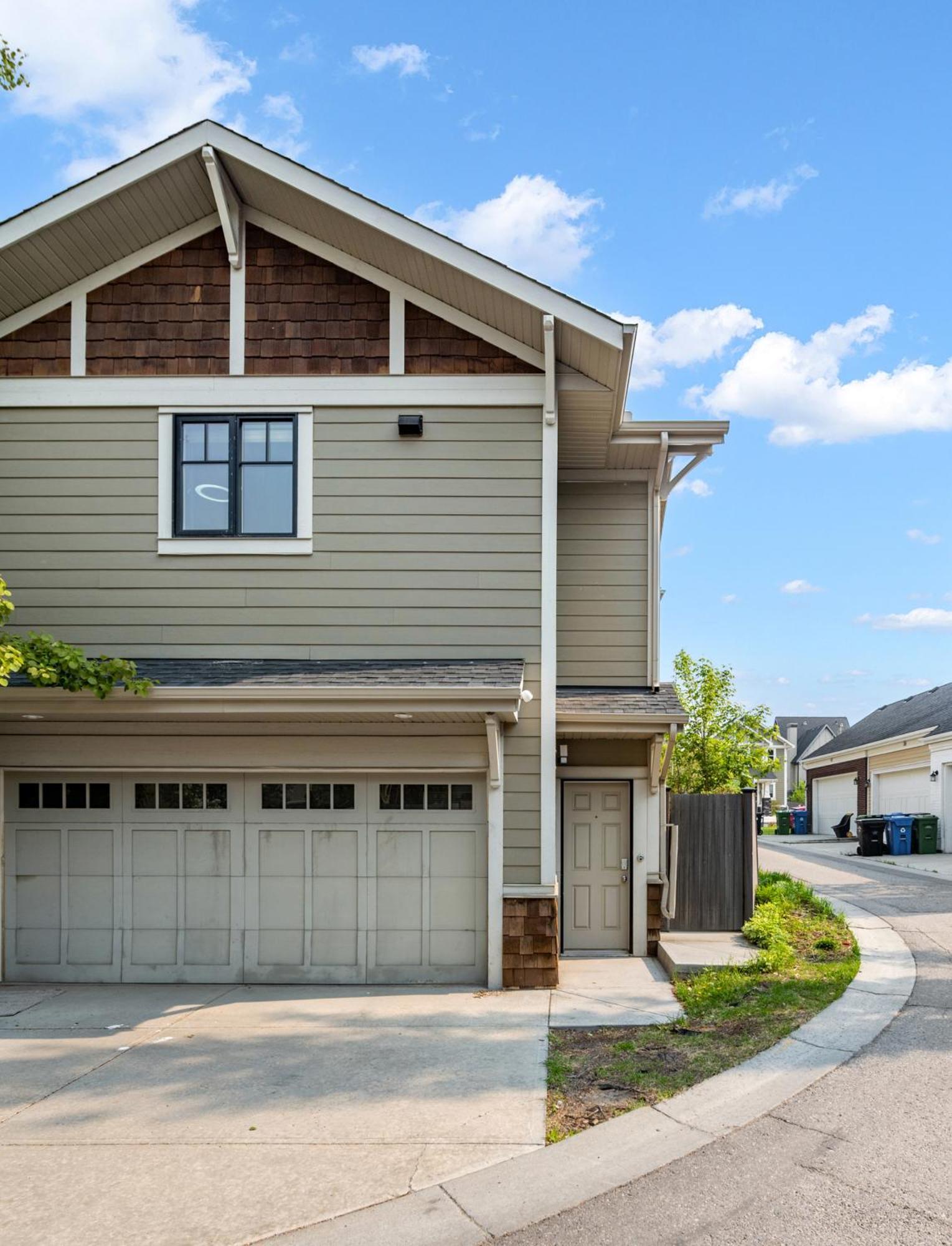 Stylish Unit In Historic Currie Apartment Calgary Exterior photo